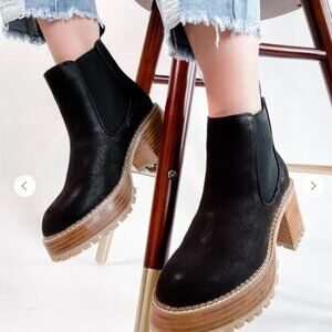 MIA Alejandro Platform Leather Chelsea Boots 10M